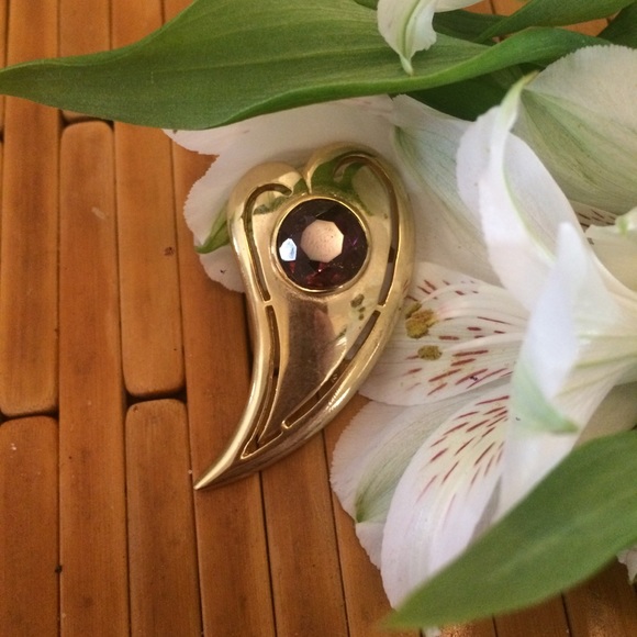 💜Gorgeous Purple Set in Gold vintage Brooch💜 - Picture 2 of 5